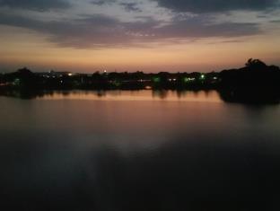 Hotel Shiv Lake Bhuj Buitenkant foto